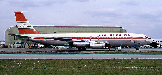 Air Florida 707 at Miami in 1973.