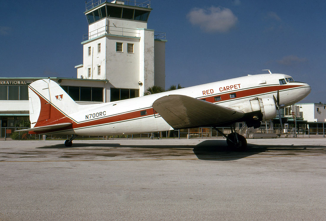 Red Carpet DC-3 N700RC (msn 11628).