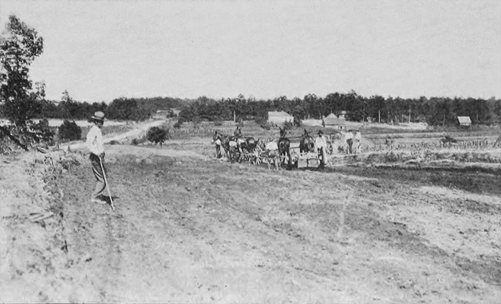 Construction of the Atlanta Speedway in 1909.