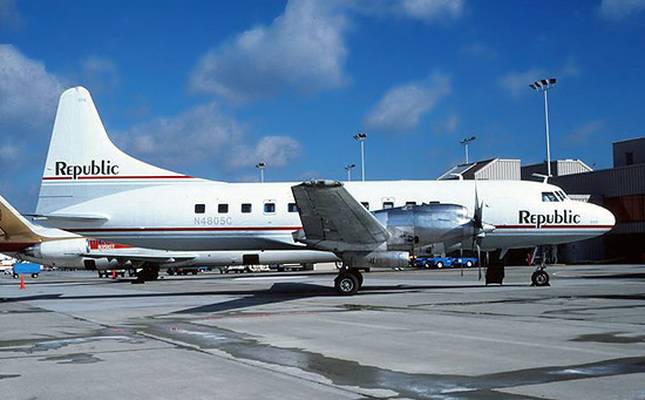 N4805C (msn 60) is pictured in Republic's second paint scheme at Atlanta Hartsfield in 1984.