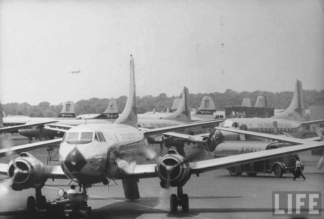 Crowde ramp at Atlanta Municipal Airport in 1956.
