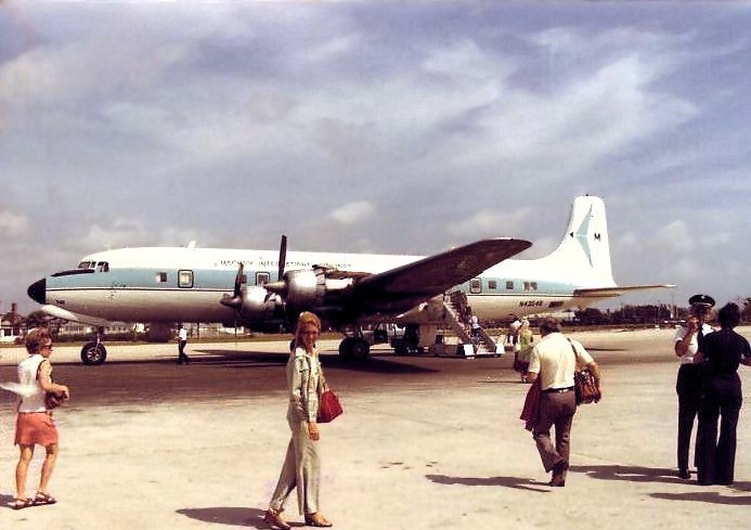Mackey International Airlines DC-6 N4354B (msn 43546) at Treasure Cay.
